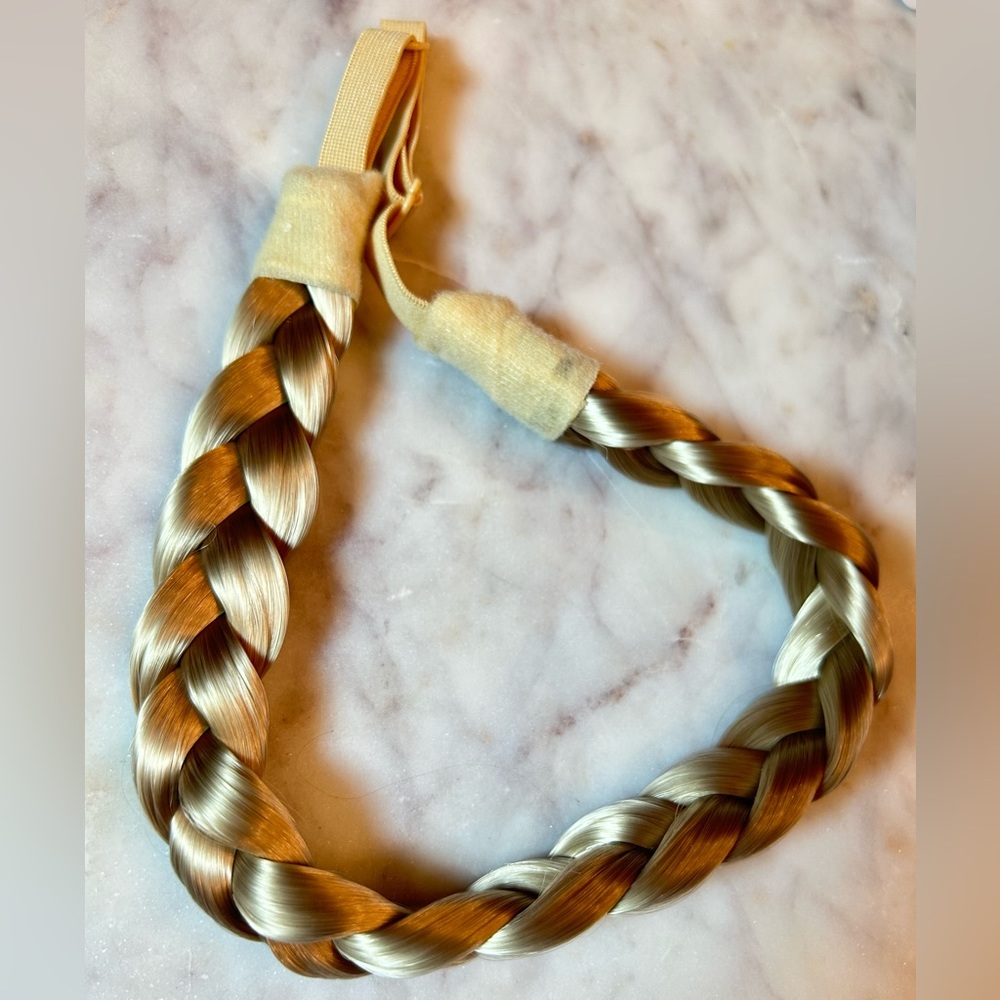 Blond Braid JuvaBun